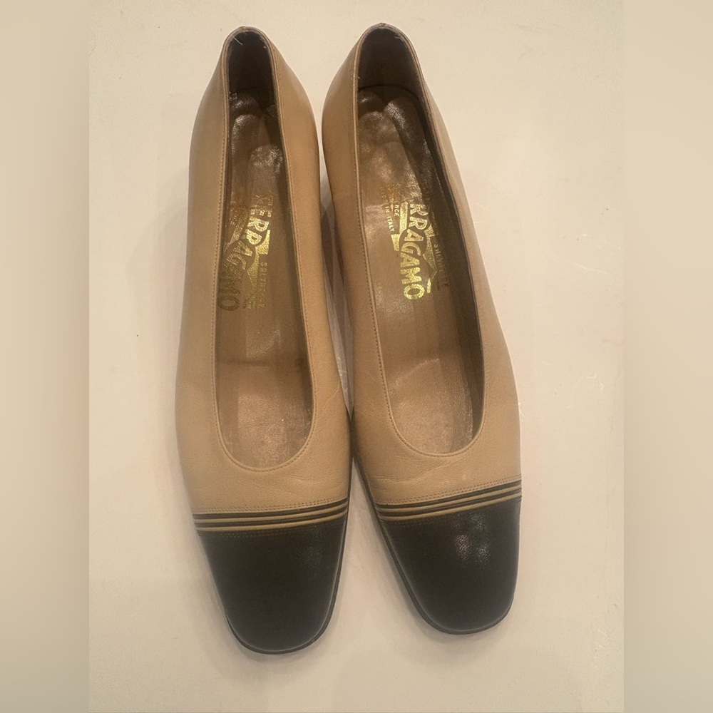 Salvatore Ferragamo Women's Tan and Black Flats